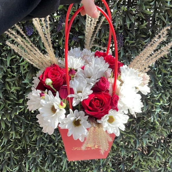 Композиция в коробке «Волшебный сад»  в Старом Крыму