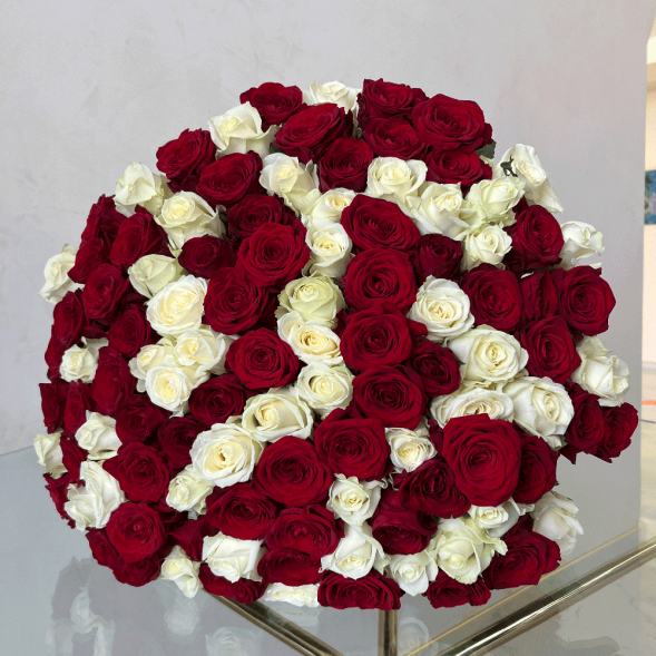 101 красная и белая роза микс в Старом Крыму