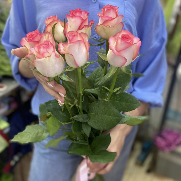 Букет 7 розовых роз в Старом Крыму