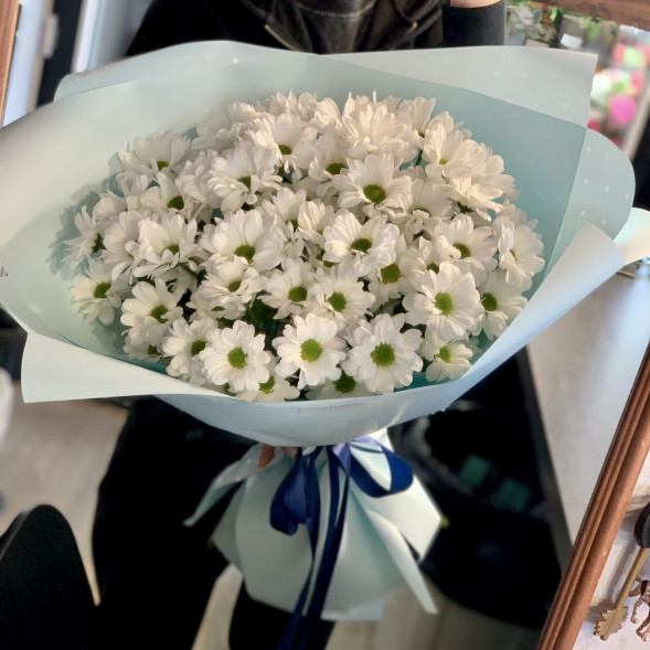 Букет 7 белых кустовых хризантем в Старом Крыму