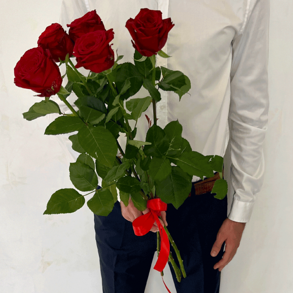 5 красных роз в Старом Крыму