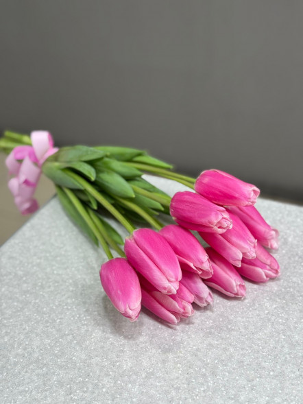 11 розовых тюльпанов в Старом Крыму