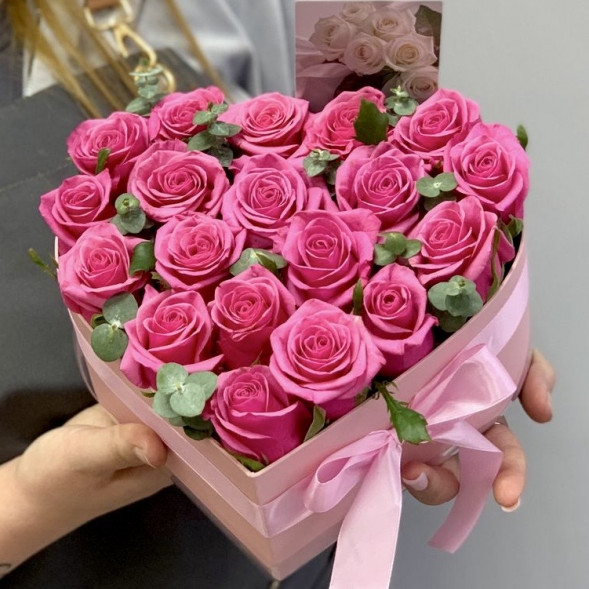 Розы в коробке «Сердце» в Старом Крыму