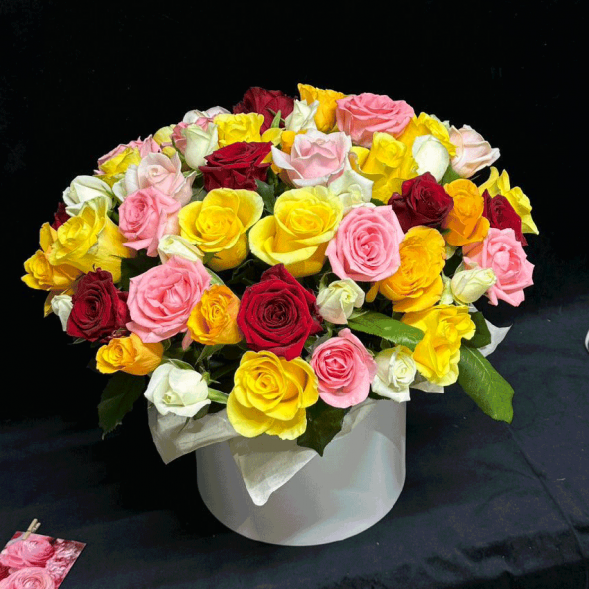 51 роза микс в шляпной коробке в Старом Крыму