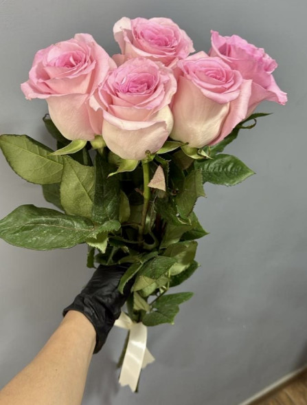 5 розовых роз, лента (Импортные) в Старом Крыму