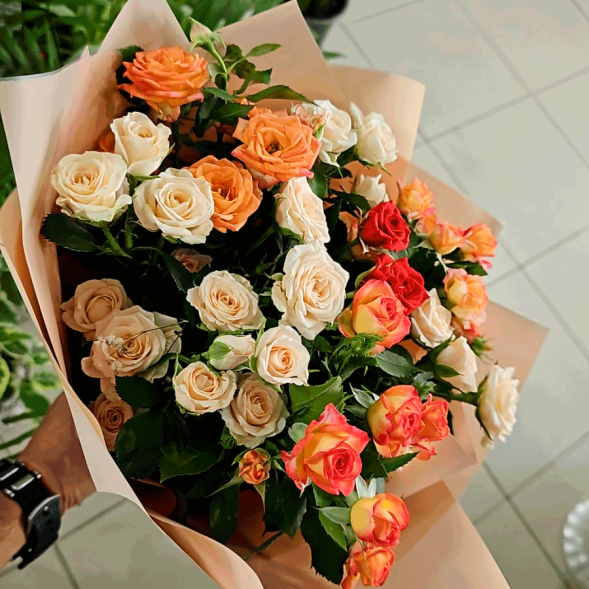 Букет 7 кустовых роз в Старом Крыму